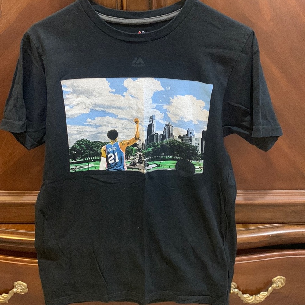 Joel Embiid 76ers black T-shirt adult size M